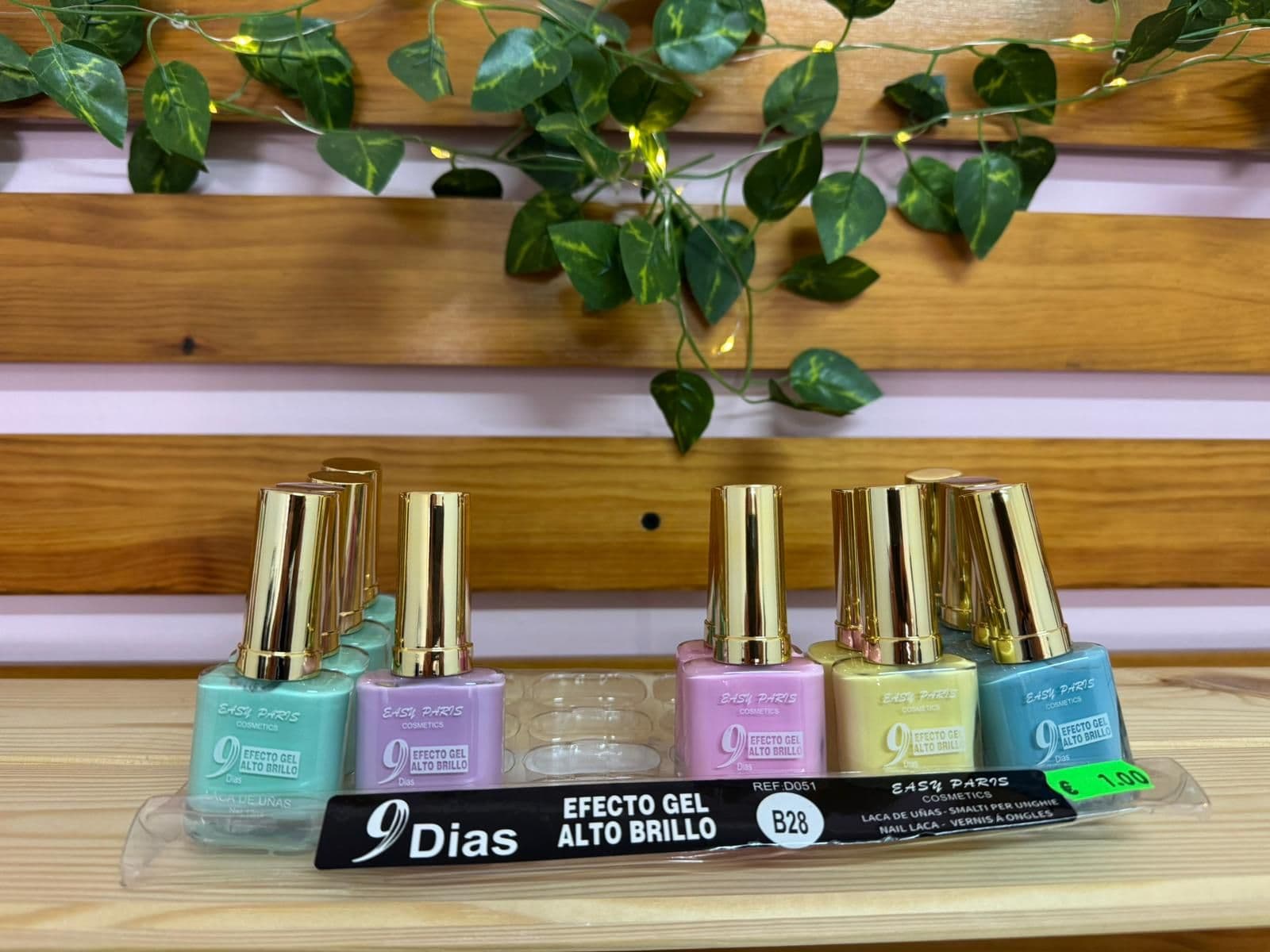 Esmalte de uñas      segunda imagen