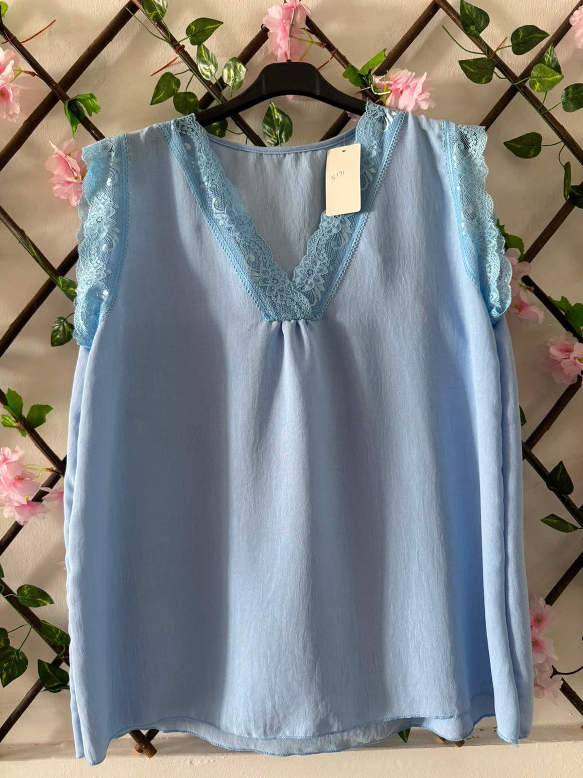 Blusa encaje V segunda imagen